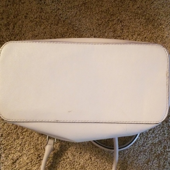 Authentic GUESS - Picture 6 of 7